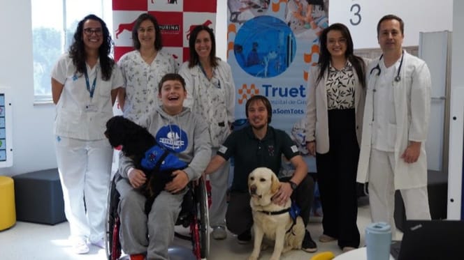 Alianza-Purina-Terapia-Animal-atencion-sanitaria-con-perros