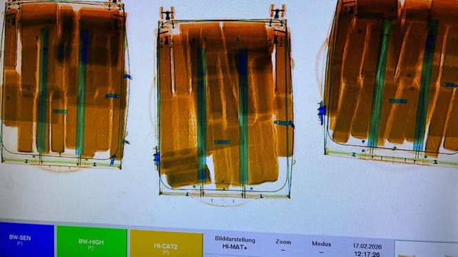 Aufnahmen der Koffer mit Schmuggelware