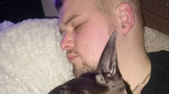 Joven muere de cáncer perro