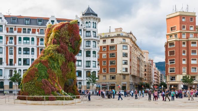 Cómo se llama el perro del museo Guggenheim de Bilbao