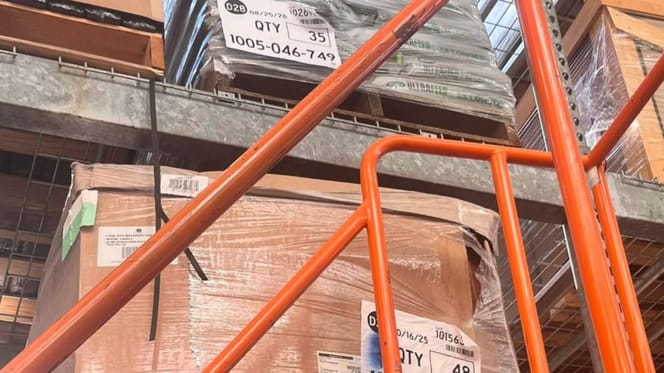 Unas cajas de cartón