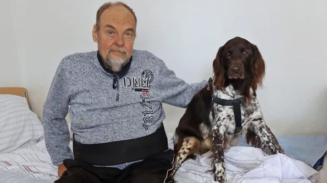 Hunde-Opi Yalk und sein Herrchen