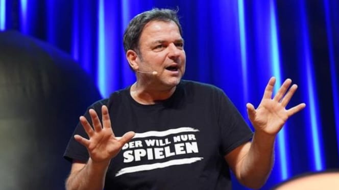 Martin Rütter knöpft sich Jennifer Iglesias vor