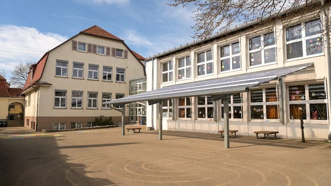 Pausenhof einer Schule