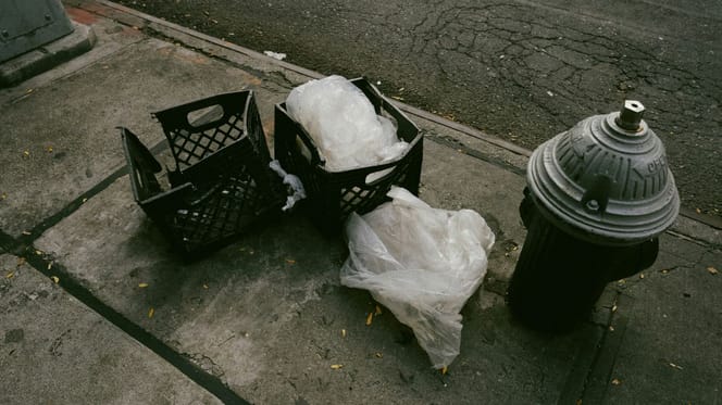 Plastiktüte auf der Straße