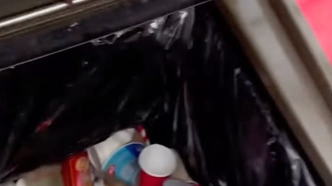 Un cestino dei rifiuti
