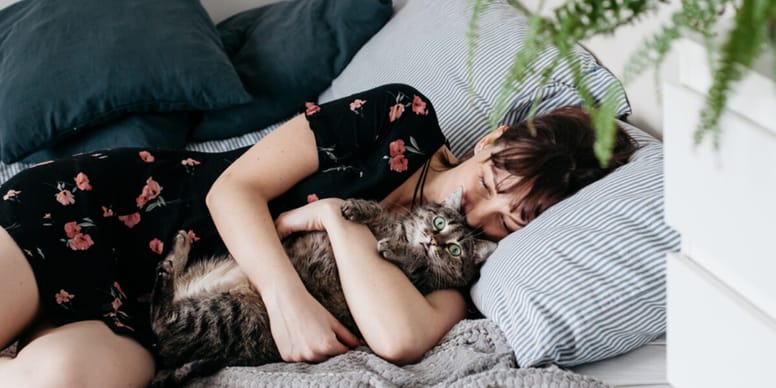 Do cats know when you're sad?