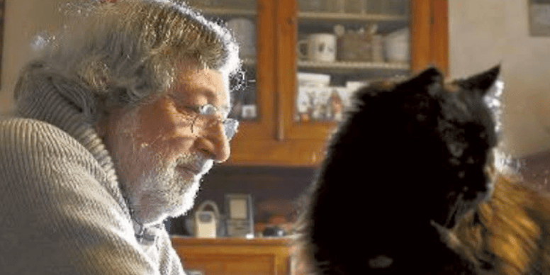 Francesco Guccini, un grande amante dei gatti, si è spento a 86 anni