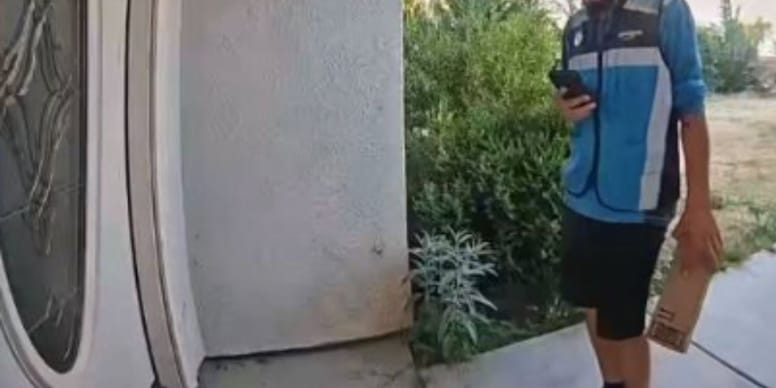 Le livreur dépose un colis devant la porte d'entrée et réalise le pire vol possible (vidéo)