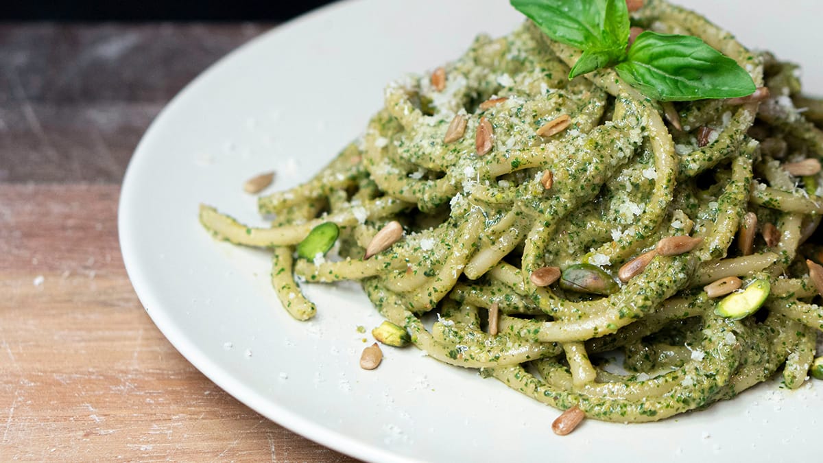 Mag een hond pesto eten?