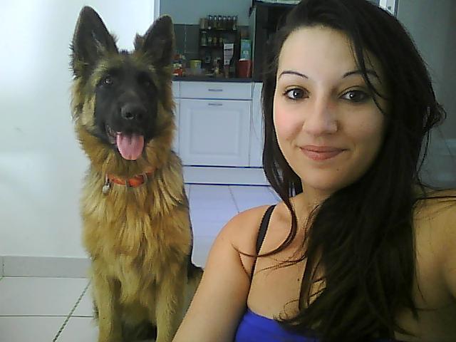 aboie pour attirer mon attention