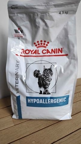 A vendre 2 sacs de croquettes hypoallergéniques Royal Canin